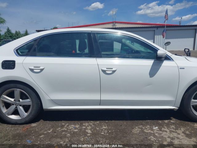 1VWAT7A33EC057194 Volkswagen Passat 1.8t Wolfsburg Edition