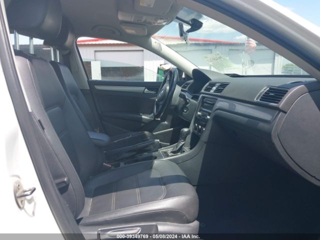 1VWAT7A33EC057194 Volkswagen Passat 1.8t Wolfsburg Edition