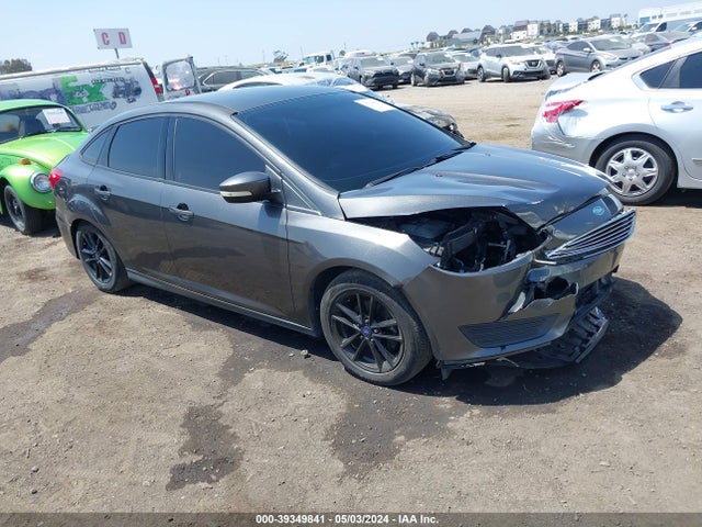 Ford FOCUS SE 2015 1FADP3F27FL275448 Image 1
