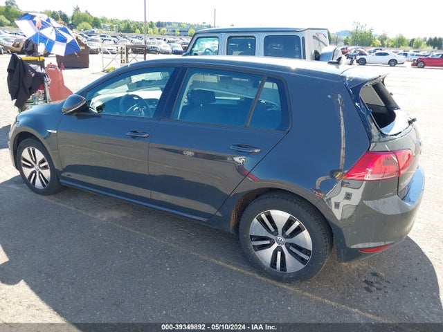 WVWKP7AU3GW910893 Volkswagen E-golf Se