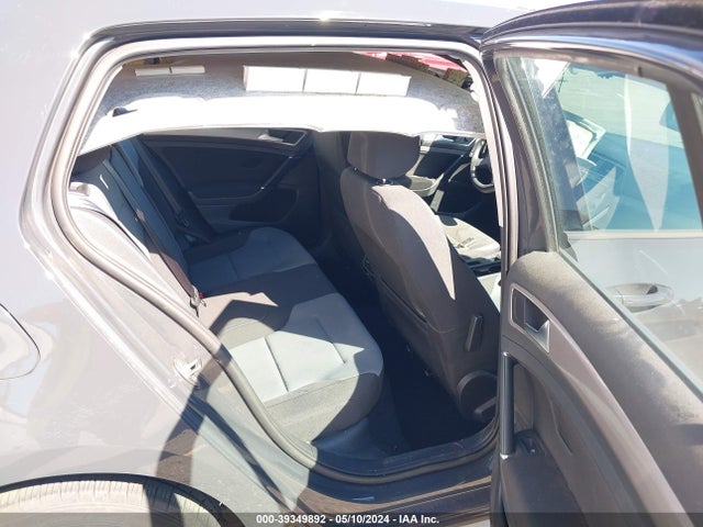 WVWKP7AU3GW910893 Volkswagen E-golf Se