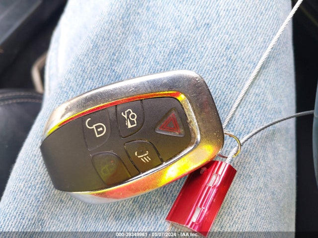 2012 JAGUAR XJ SAJWA2GB9CLV29381 Photo 10