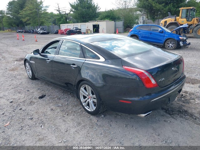 2012 JAGUAR XJ SAJWA2GB9CLV29381 Photo 2