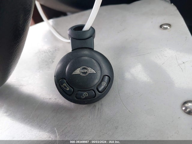 2009 MINI COOPER S CLUBMAN WMWMM33559TP92041 Photo 10