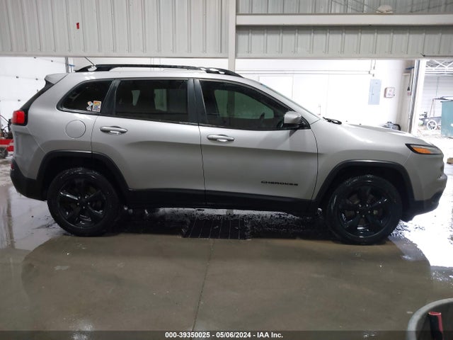 1C4PJMCX2JD503096 Jeep Cherokee Latitude 4x4