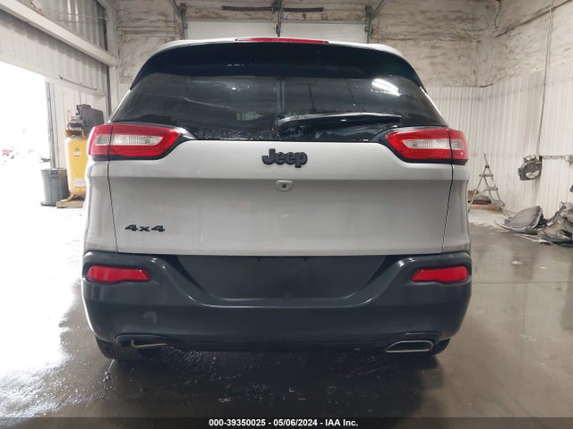 1C4PJMCX2JD503096 Jeep Cherokee Latitude 4x4