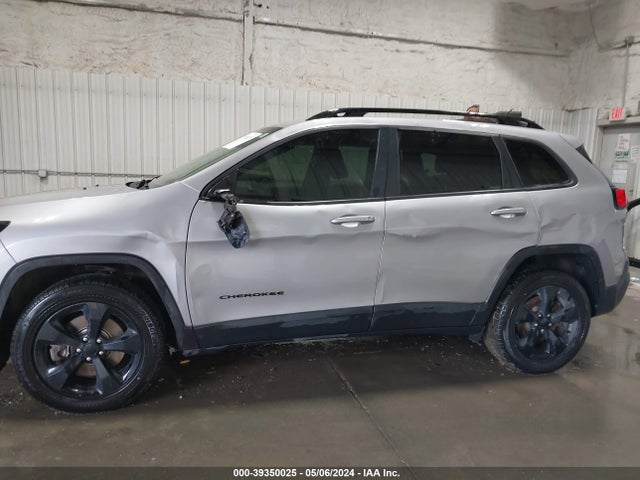 1C4PJMCX2JD503096 Jeep Cherokee Latitude 4x4