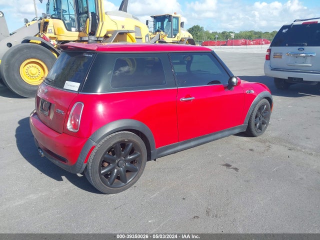 2006 MINI COOPER S WMWRE335X6TJ40644 Photo 3