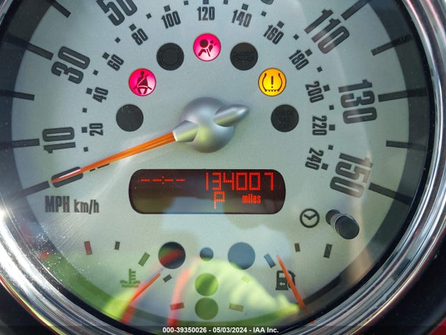 2006 MINI COOPER S WMWRE335X6TJ40644 Photo 6