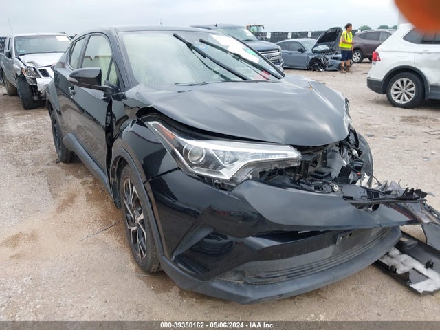 Toyota C-HR XLE 2019 JTNKHMBX2K1035974 zdjęcie główne