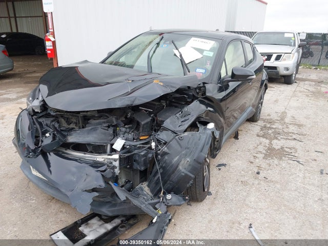 Toyota C-HR XLE 2019 JTNKHMBX2K1035974 Image 2