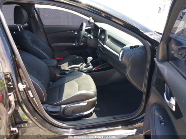 3KPF54AD4PE640279 KIA Forte Gt-line