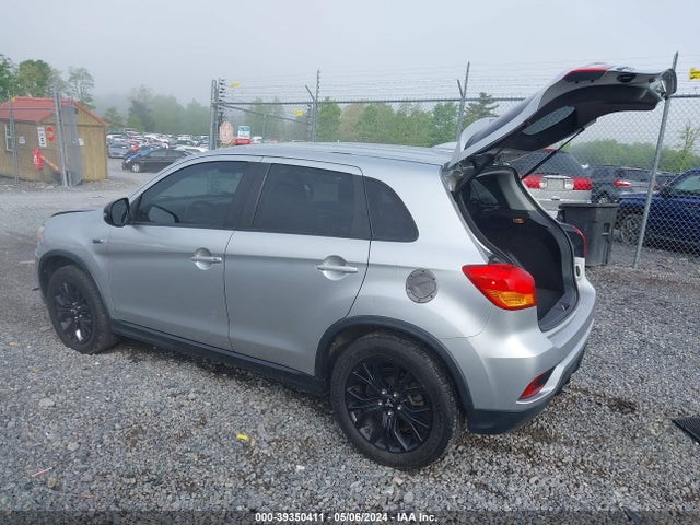 JA4AR3AU5JZ021771 Mitsubishi Outlander Sport 2.0 Le
