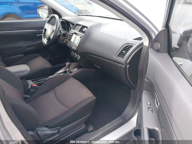 JA4AR3AU5JZ021771 Mitsubishi Outlander Sport 2.0 Le