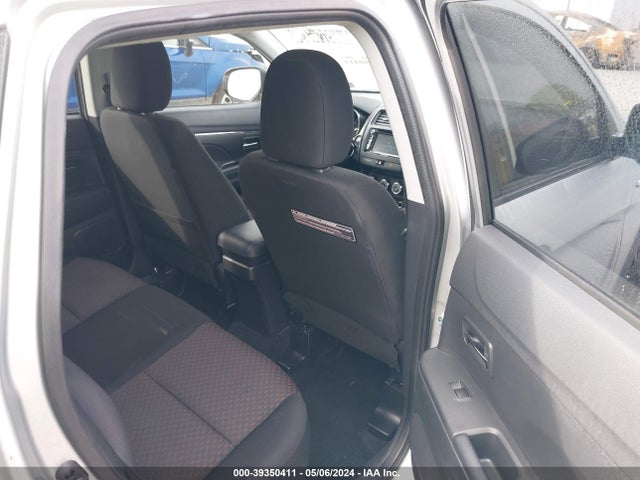 JA4AR3AU5JZ021771 Mitsubishi Outlander Sport 2.0 Le