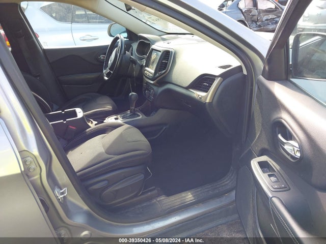 1C4PJLCS7HW507903 Jeep Cherokee Latitude Fwd