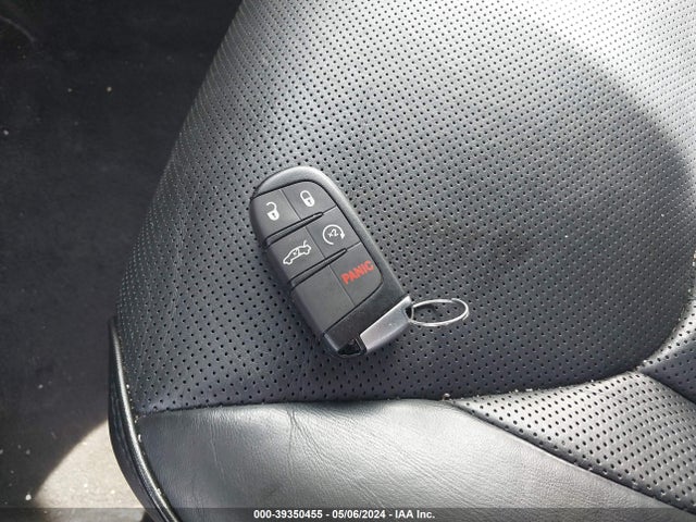 Продаж на аукціоні авто 2016 Chrysler 300c Platinum, vin: 2C3CCASG3GH124181, номер лоту: 39350455