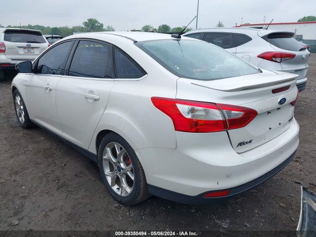 Ford Focus Titanium 2014 1FADP3J2XEL133858 Image 3