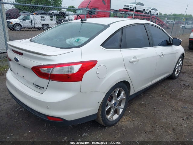 Ford Focus Titanium 2014 1FADP3J2XEL133858 Image 4