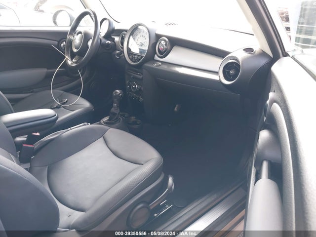 2012 MINI COOPER CLUBMAN WMWZF3C59CT189018 Photo 4
