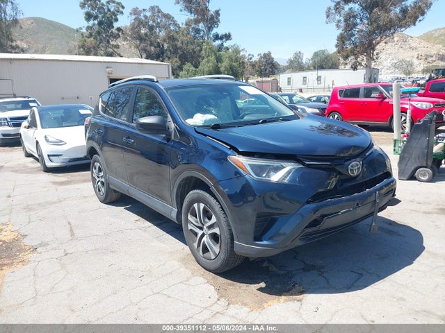 Toyota RAV4 LE 2018 JTMZFREV4JJ195336 главное изображение