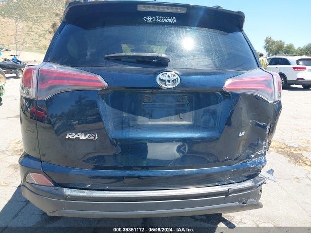 Toyota RAV4 LE 2018 JTMZFREV4JJ195336 Image 17