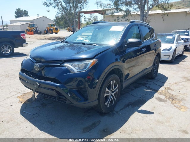 Toyota RAV4 LE 2018 JTMZFREV4JJ195336 Image 2