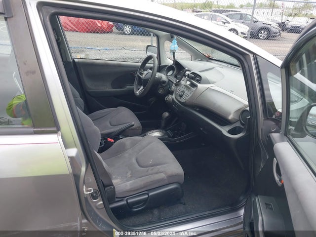 39351256 :رقم المزاد ، JHMGE8H25AS013092 vin ، 2010 Honda Fit مزاد بيع