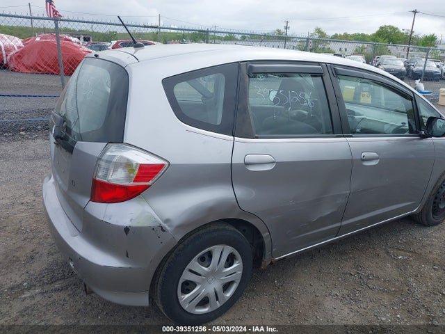 39351256 :رقم المزاد ، JHMGE8H25AS013092 vin ، 2010 Honda Fit مزاد بيع
