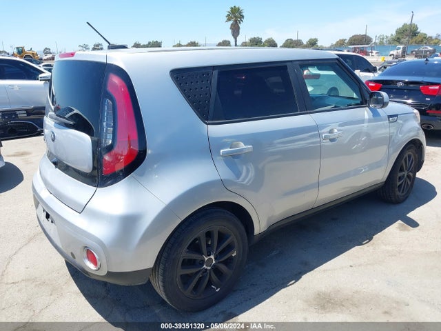 KIA SOUL + 2018 KNDJP3A5XJ7530965 Image 4