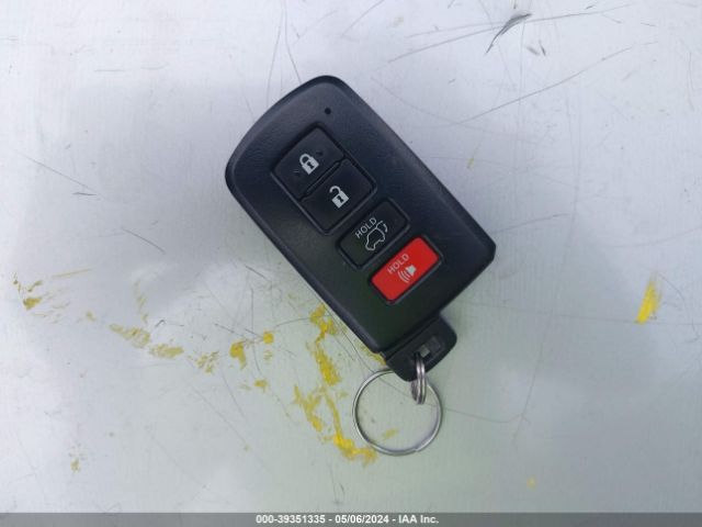 JTMJFREV6JD244645 Toyota RAV4 SE