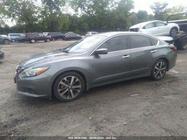 Nissan Altima 2.5 Sr 2017 1N4AL3AP8HC486209 Image 2