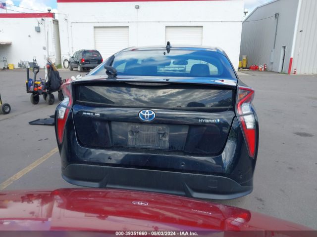 JTDKARFUXG3522793 Toyota Prius Four Touring