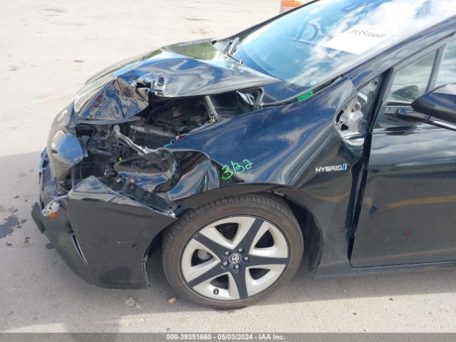 JTDKARFUXG3522793 Toyota Prius Four Touring