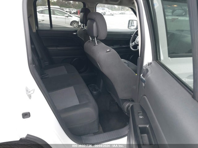 1C4NJPBA5FD439374 Jeep Patriot Altitude Edition