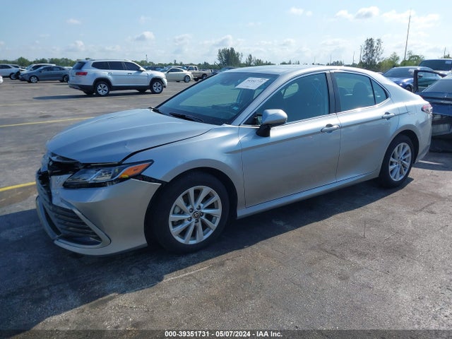 Toyota CAMRY LE 2024 4T1C11AK6RU849972 Image 2