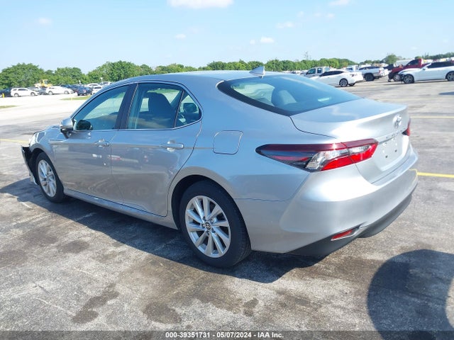 Toyota CAMRY LE 2024 4T1C11AK6RU849972 Image 3