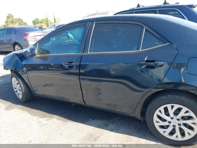 Toyota COROLLA LE 2018 5YFBURHE0JP844015 Image 14