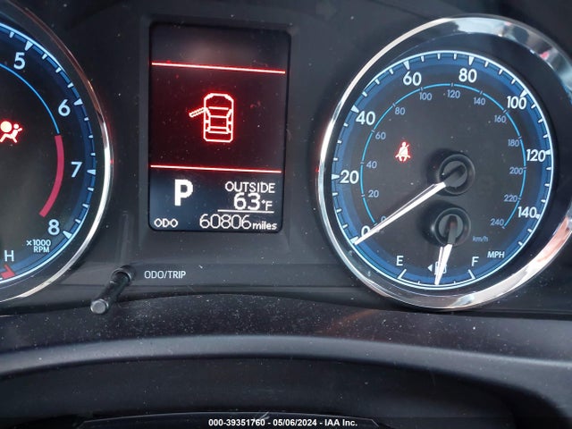 Toyota COROLLA LE 2018 5YFBURHE0JP844015 Image 15