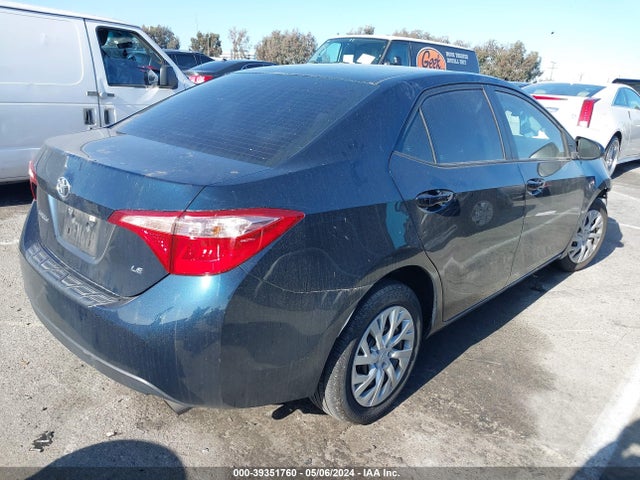 Toyota COROLLA LE 2018 5YFBURHE0JP844015 Image 4