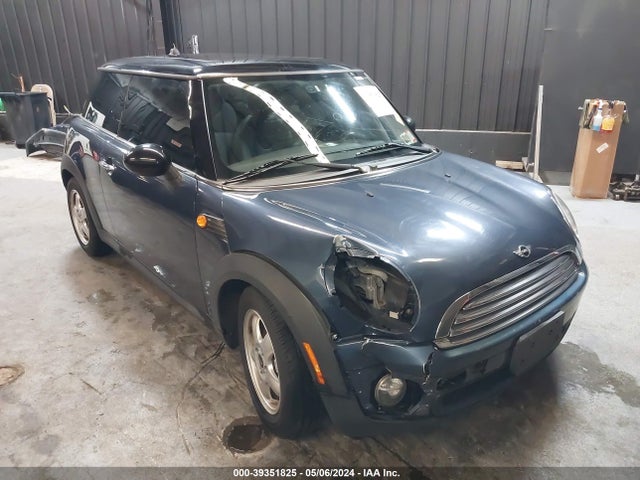 2009 MINI COOPER WMWMF33599TW78165 Photo 0
