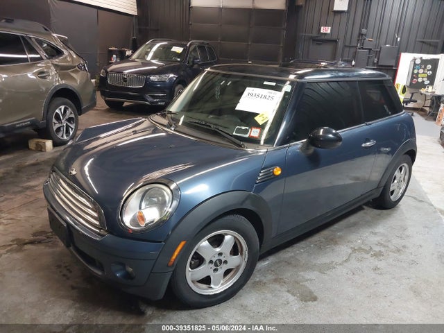 2009 MINI COOPER WMWMF33599TW78165 Photo 1