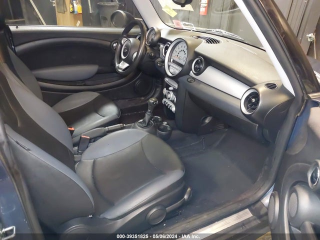 2009 MINI COOPER WMWMF33599TW78165 Photo 4