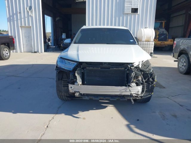WA1LHAF70HD040433 Audi Q7 2.0t Premium