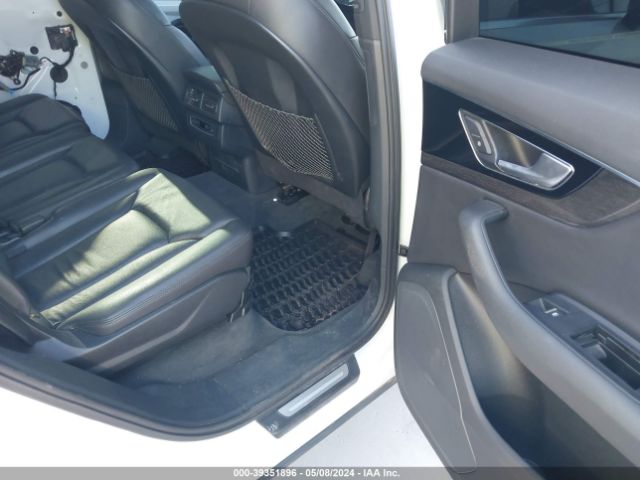 WA1LHAF70HD040433 Audi Q7 2.0t Premium