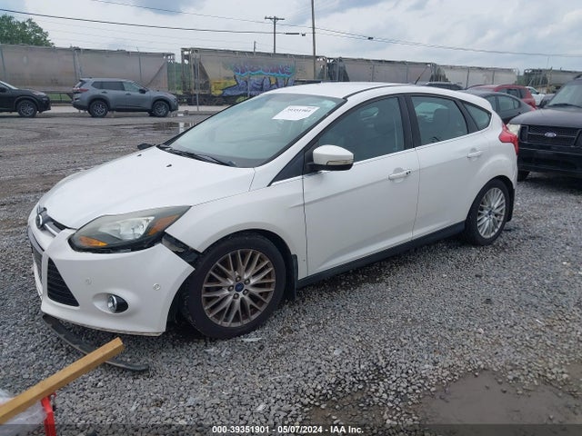 Ford Focus Titanium 2014 1FADP3N27EL274235 Image 2