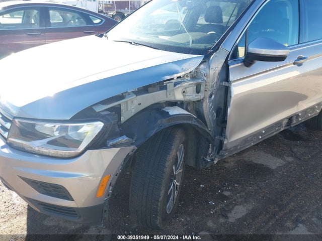 3VV2B7AX7LM010664 Volkswagen Tiguan 2.0t Se/2.0t Se R-line Black/2.0t Sel