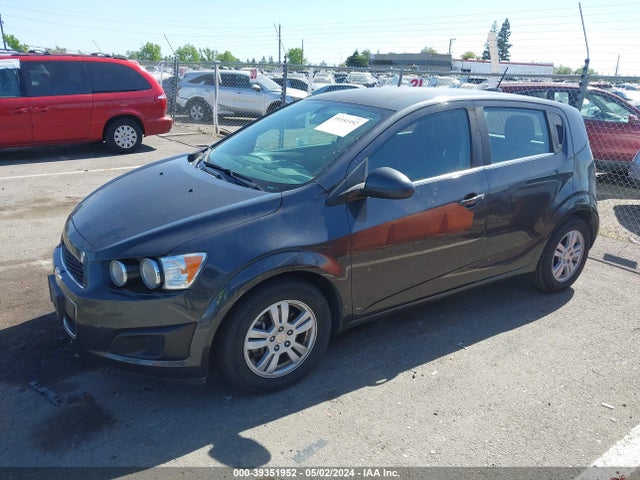 Chevrolet Sonic Lt Auto 2016 1G1JC6SH7G4146022 Image 2
