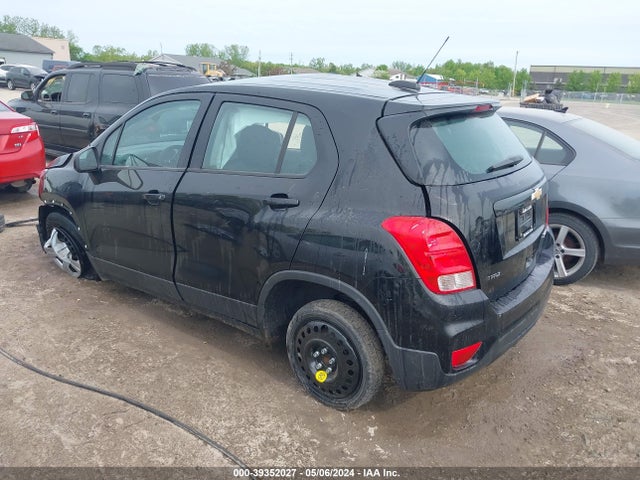 Chevrolet TRAX LS 2018 3GNCJKSB2JL410699 Image 3