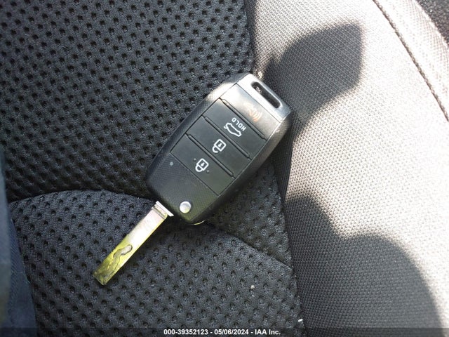 KIA Optima Lx 2020 5XXGT4L38LG403925 Image 11